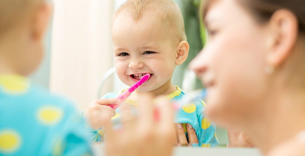 Brossage des dents de bébé